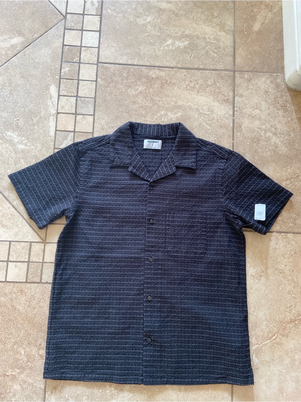 Old Navy Men's Short-Sleeve Button-Up Shirt in Dark Navy